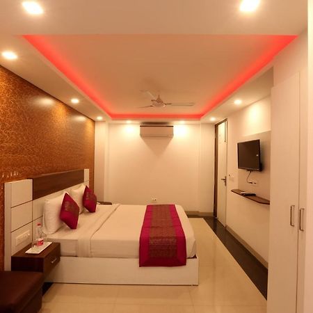 Hotel Ark Wood Ню Делхи Екстериор снимка