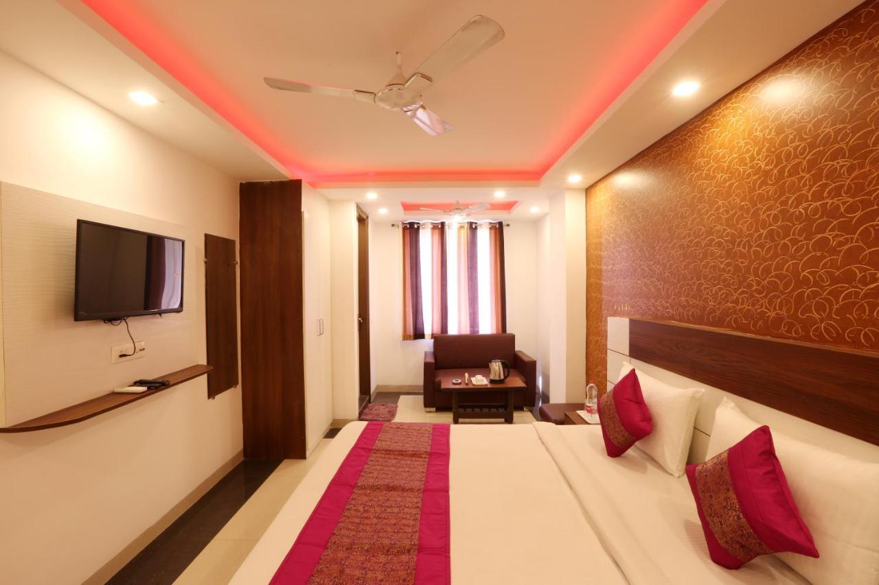 Hotel Ark Wood Ню Делхи Екстериор снимка
