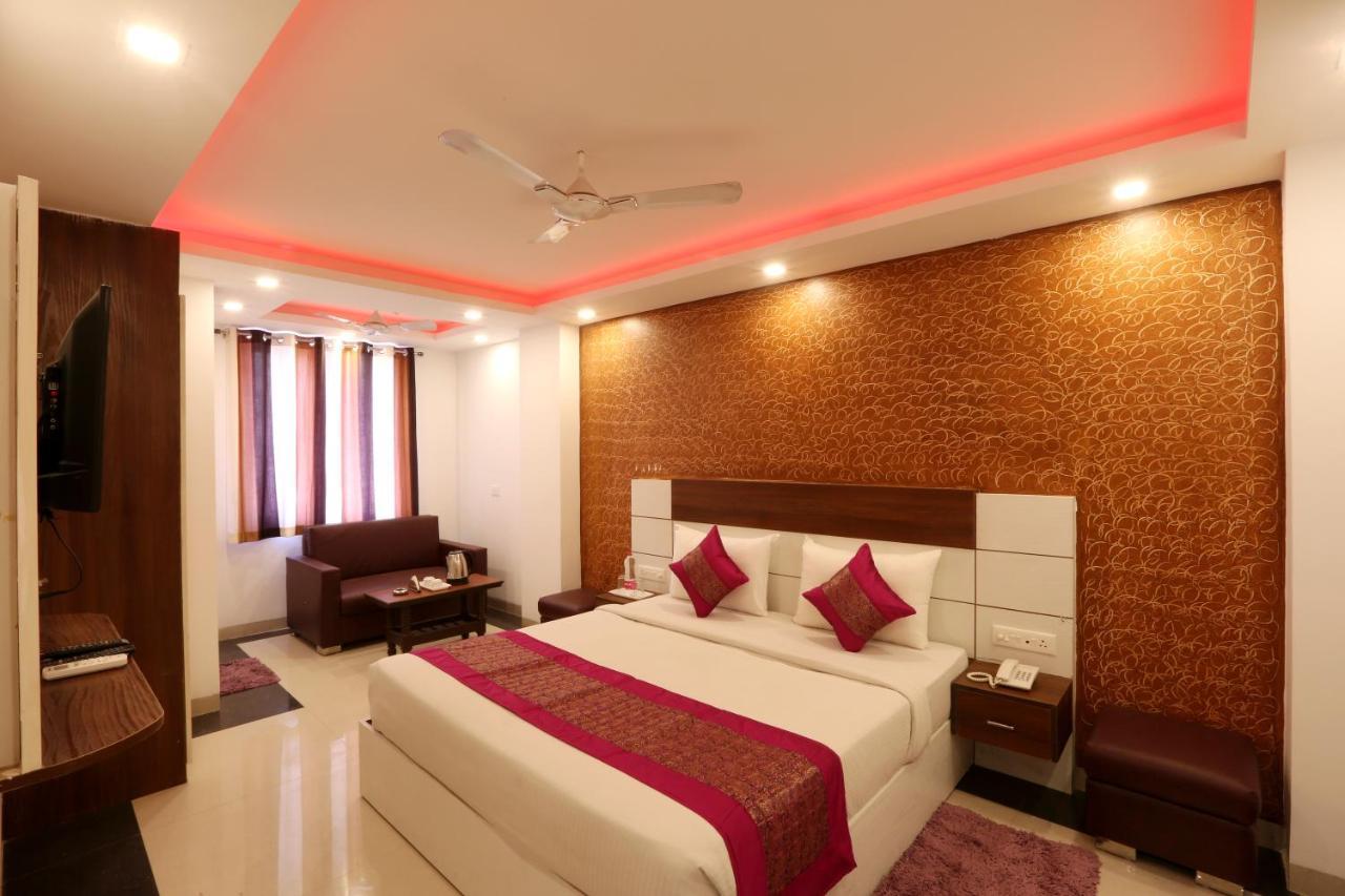 Hotel Ark Wood Ню Делхи Екстериор снимка