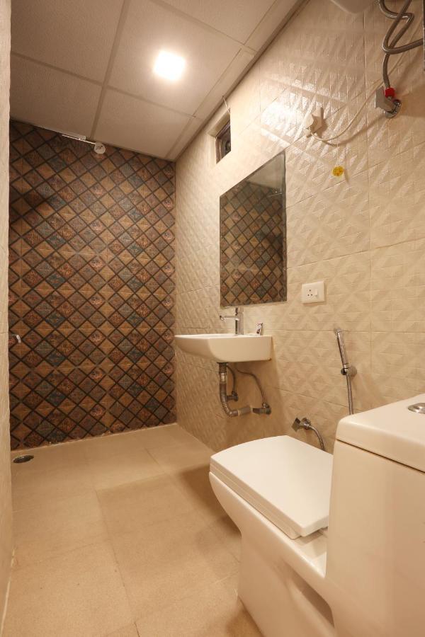 Hotel Ark Wood Ню Делхи Екстериор снимка