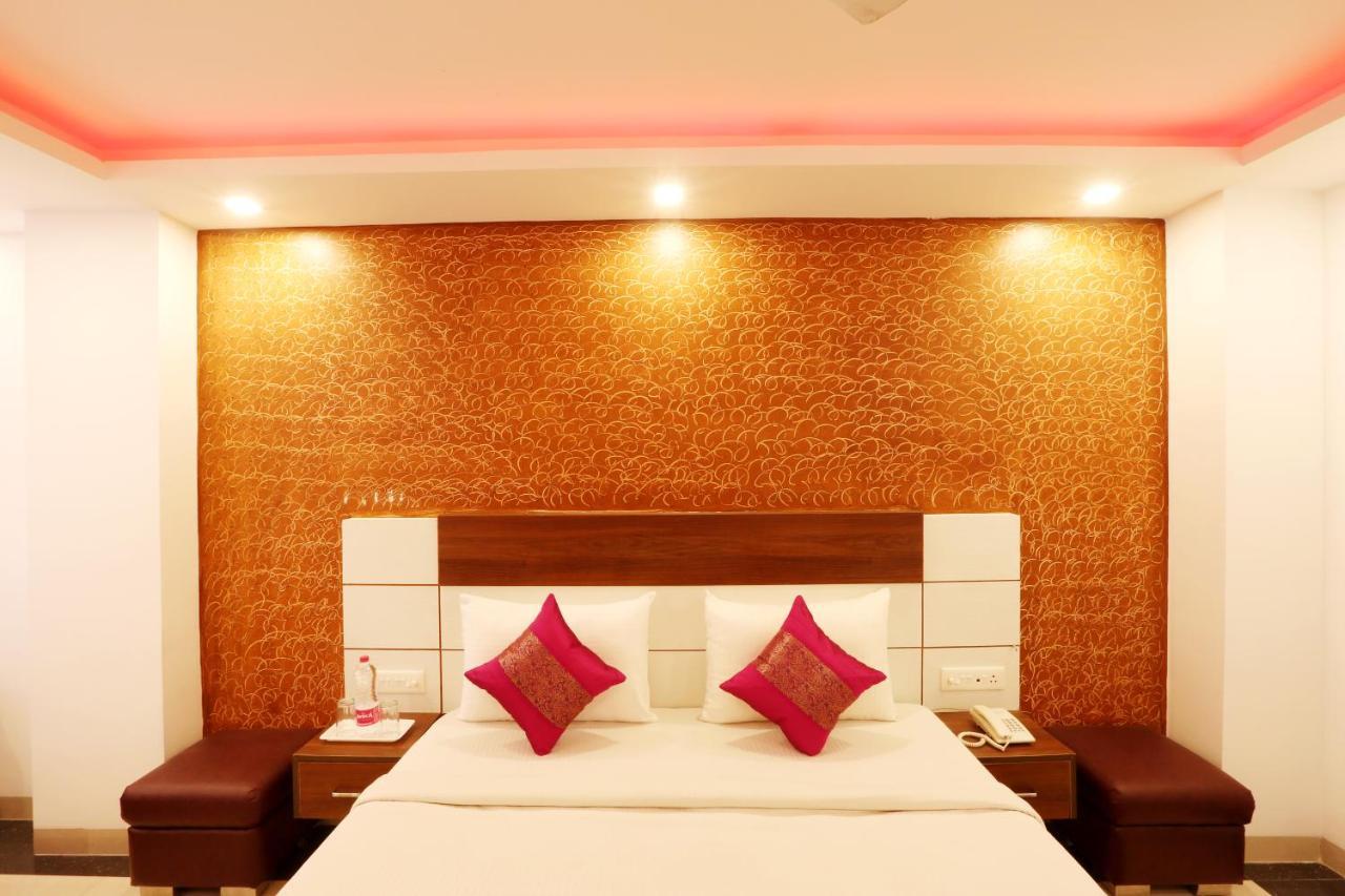 Hotel Ark Wood Ню Делхи Екстериор снимка