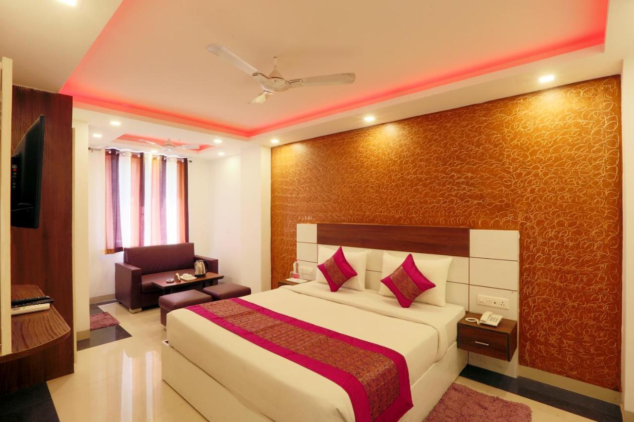 Hotel Ark Wood Ню Делхи Екстериор снимка